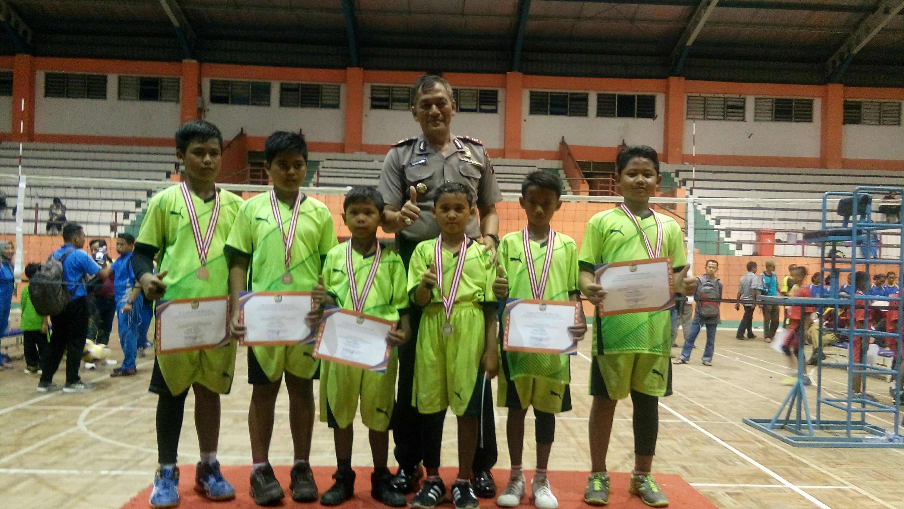 Tim Bola Voli Putra SD Negeri 3 Panda Raih Juara 2 Popda Banyumas